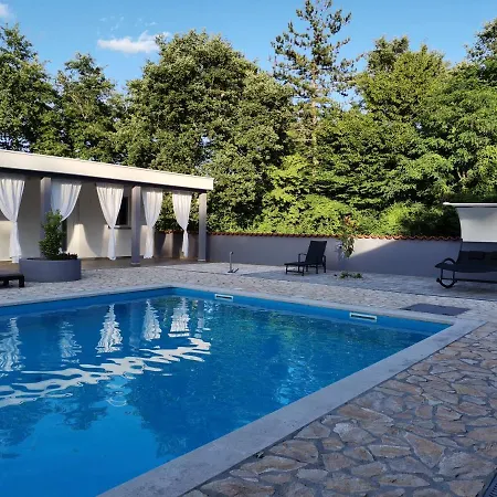 Two Apartmans Whit Big Pool