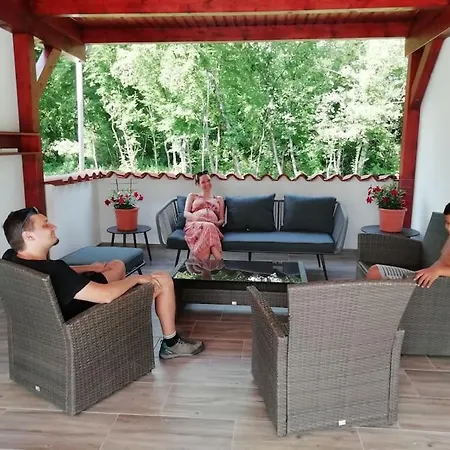 Two Apartmans Whit Big Pool Potpićan